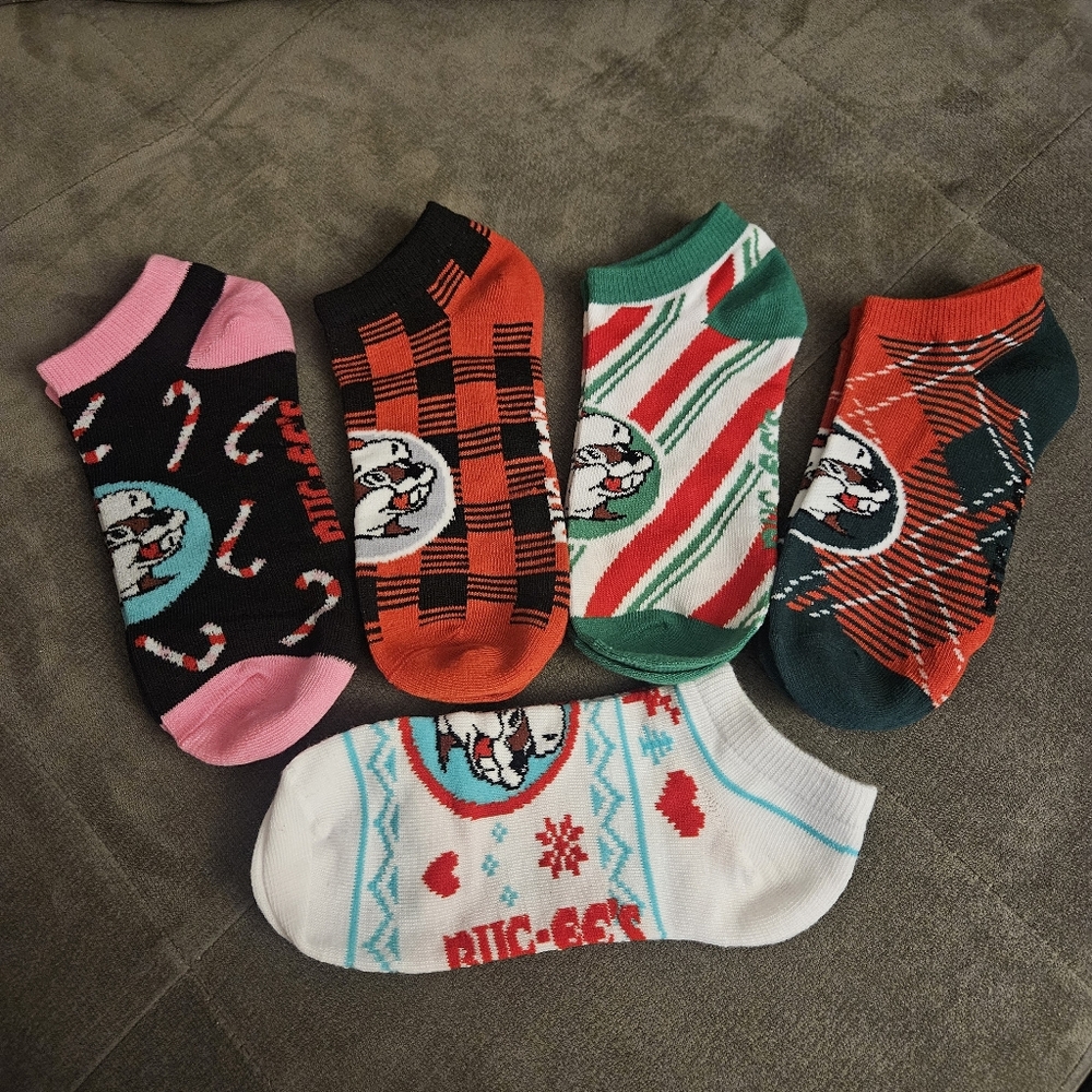 New Buc-ee's No Show Christmas Socks